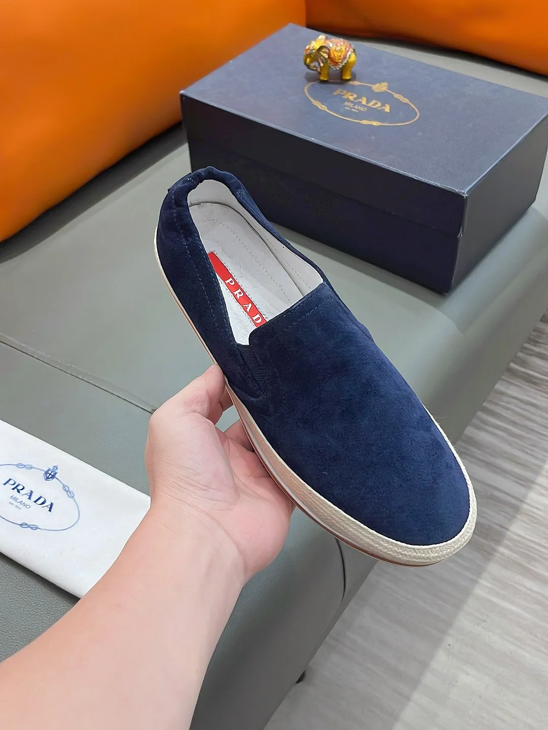 Men's shoes PRADA "Prada" P400 Regular size: 38-44 (slip-on shoes) Product materials: Selected cowhide upper, soft sheepskin foot pads, original factory special outsole.